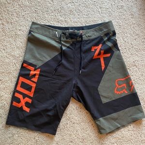 Men’s swim shorts